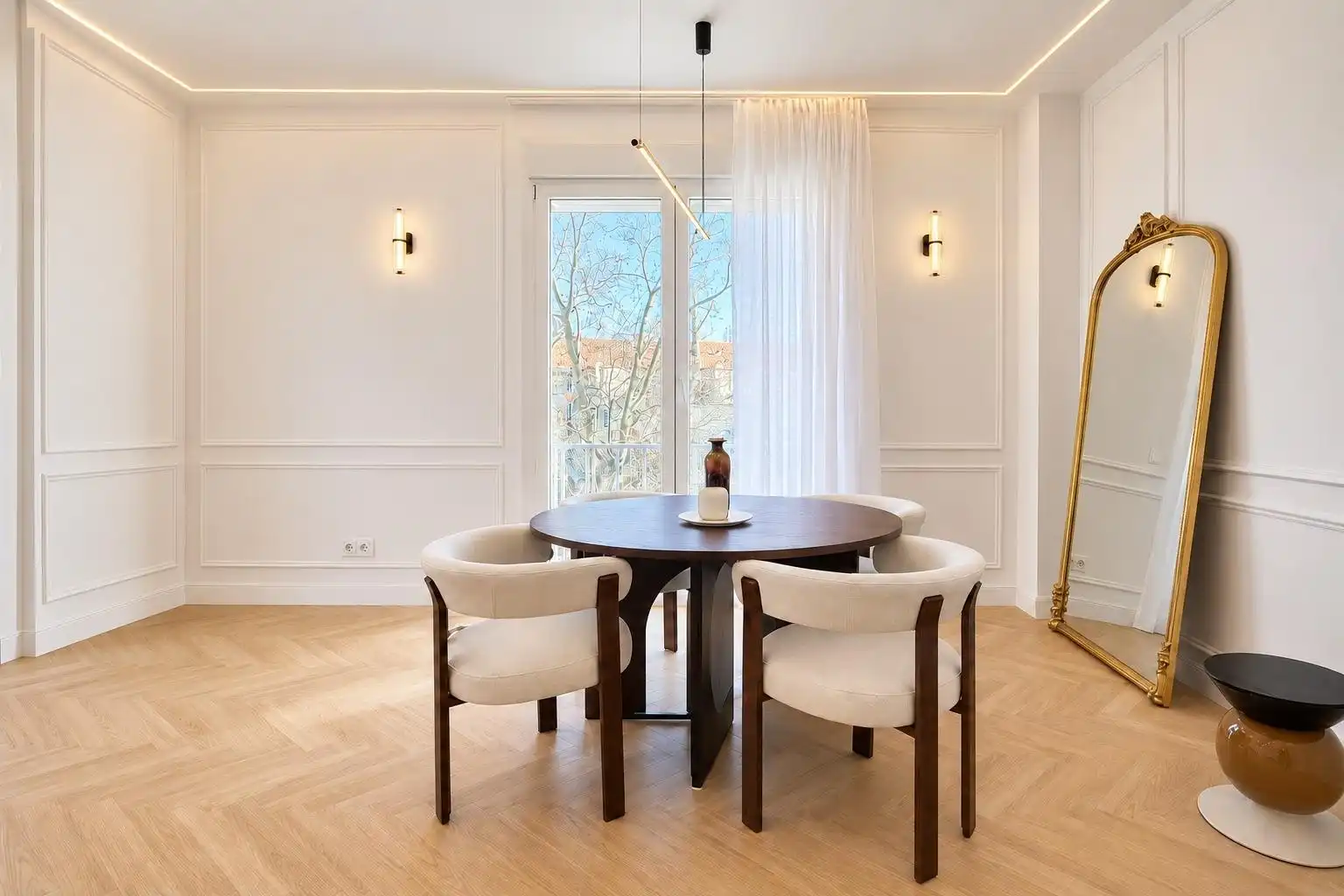 VIVIENDA DE LUJO CON DISEÑO EXCLUSIVO Y BALCONES EN LISTA, imatge 3