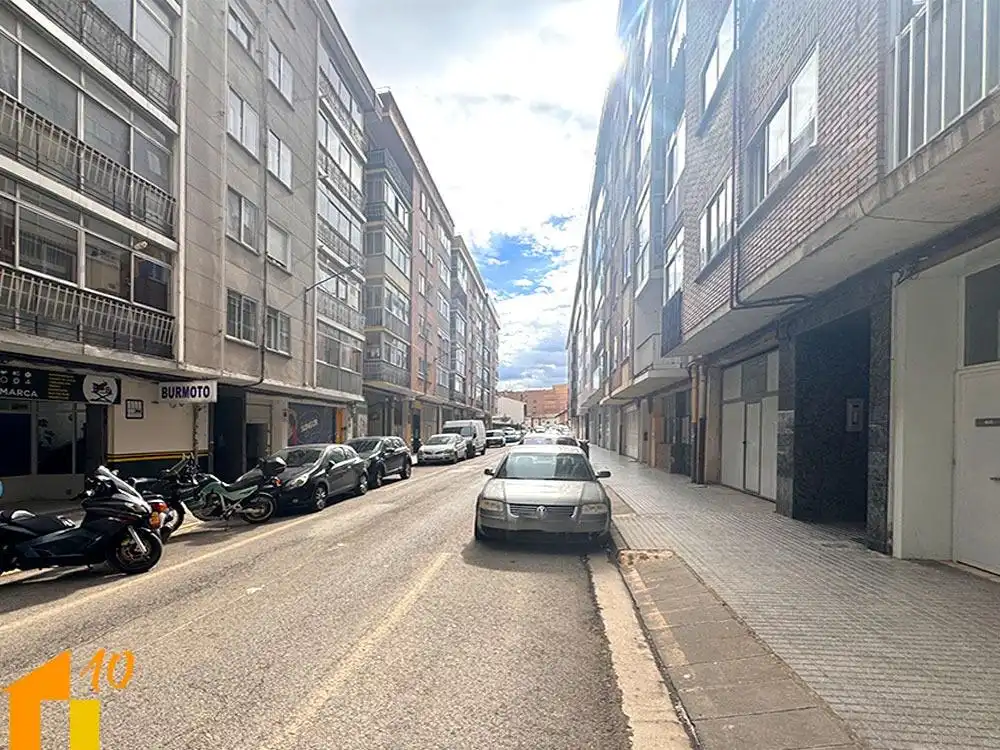 Pis en venda a Calle ROMANCEROS, San Julián - Barriada de Cortes, Zona Sur - Barrio Cortes