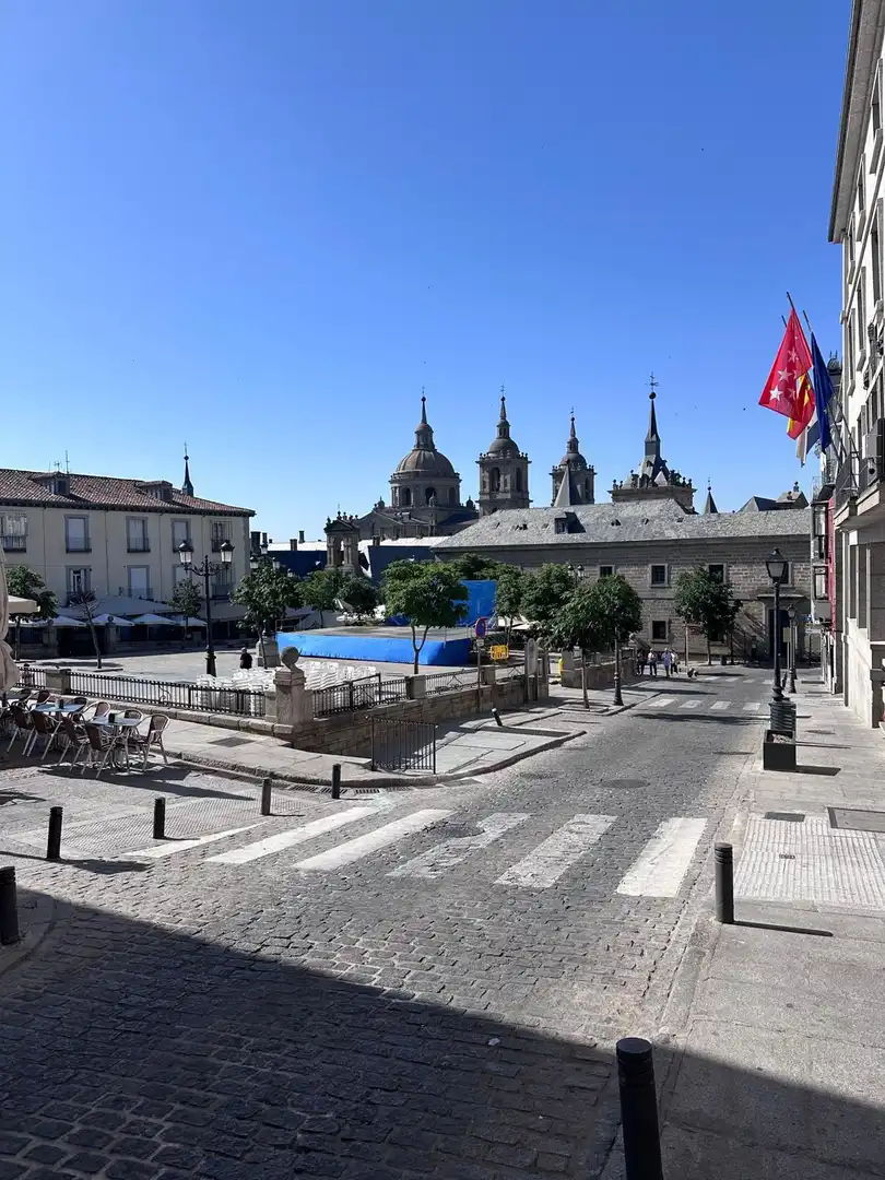 Vista exterior de Piso en venta en San Lorenzo de El Escorial con Calefacción y Terraza