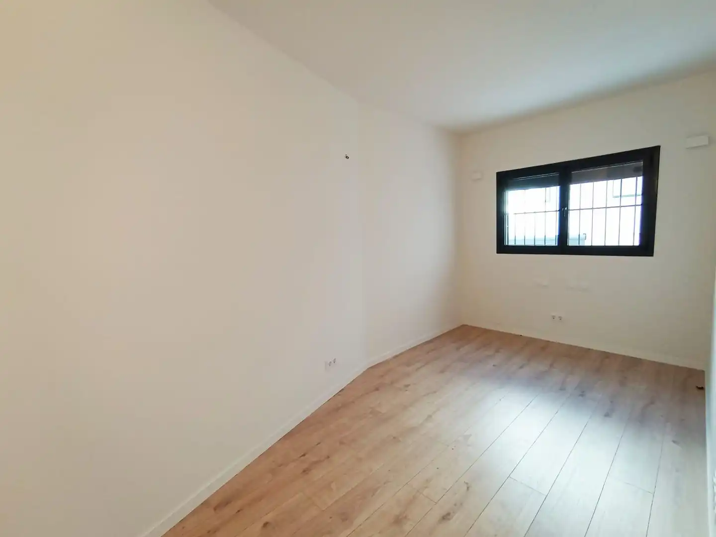 Bedroom of Flat for rent in Terrassa  with Air Conditioner, Heating and Terrace
