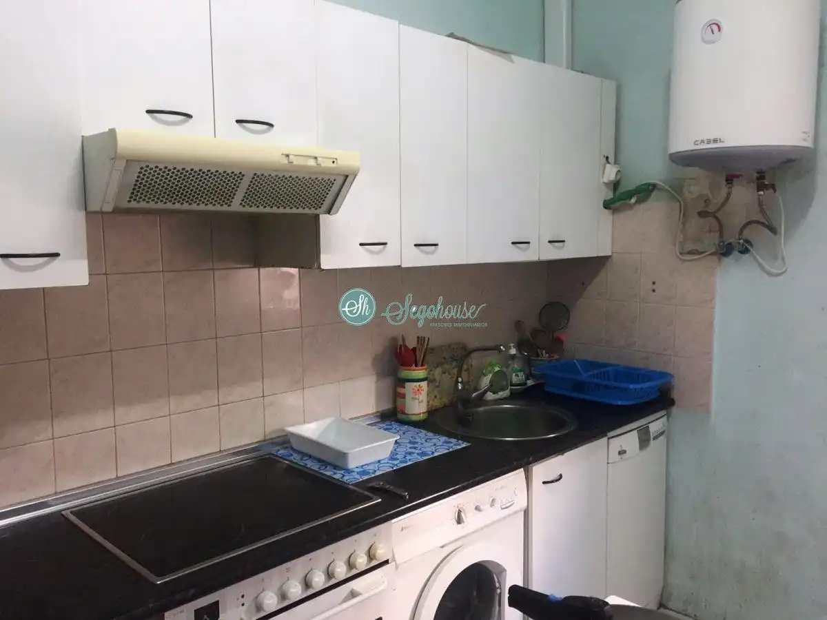 Cocina de Piso en venta en Segovia con Trastero y Balcón