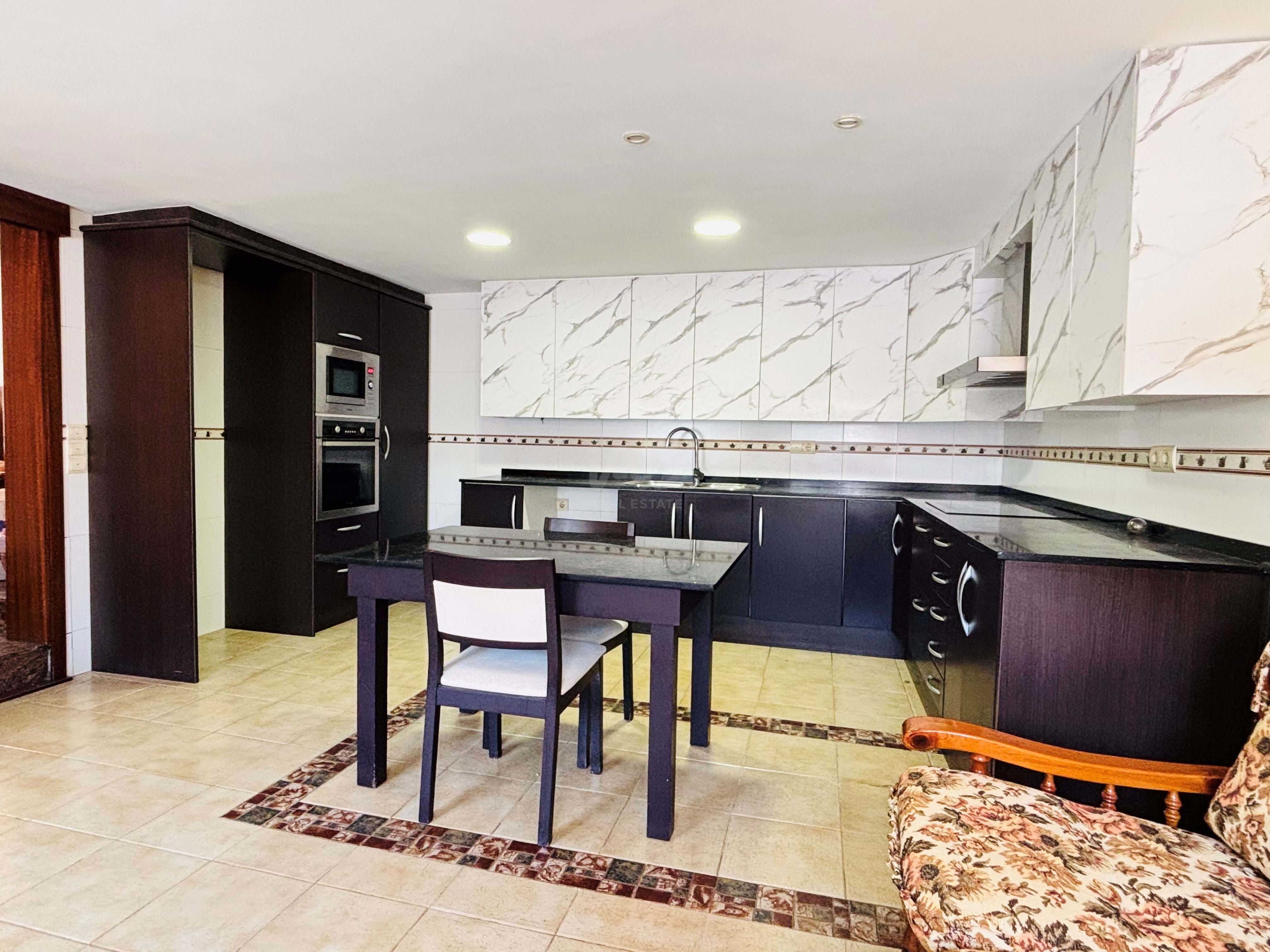 Cuina de Casa adosada en venda en Amposta amb Calefacció