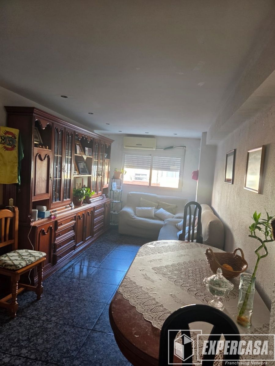 Living room of Flat for sale in  Valencia Capital  with Air Conditioner and Furnished