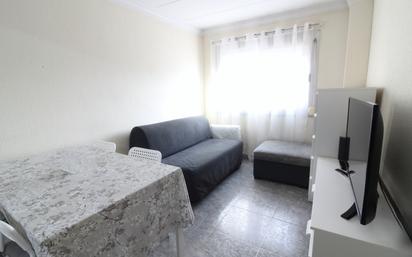 Bedroom of Flat for sale in  Barcelona Capital  with Air Conditioner, Oven and Balcony