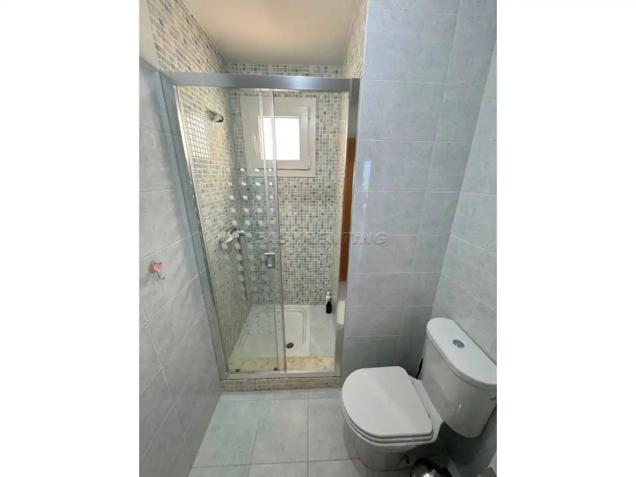 Bany de Casa adosada de lloguer en La Línea de la Concepción amb Terrassa, Moblat i Piscina comunitària