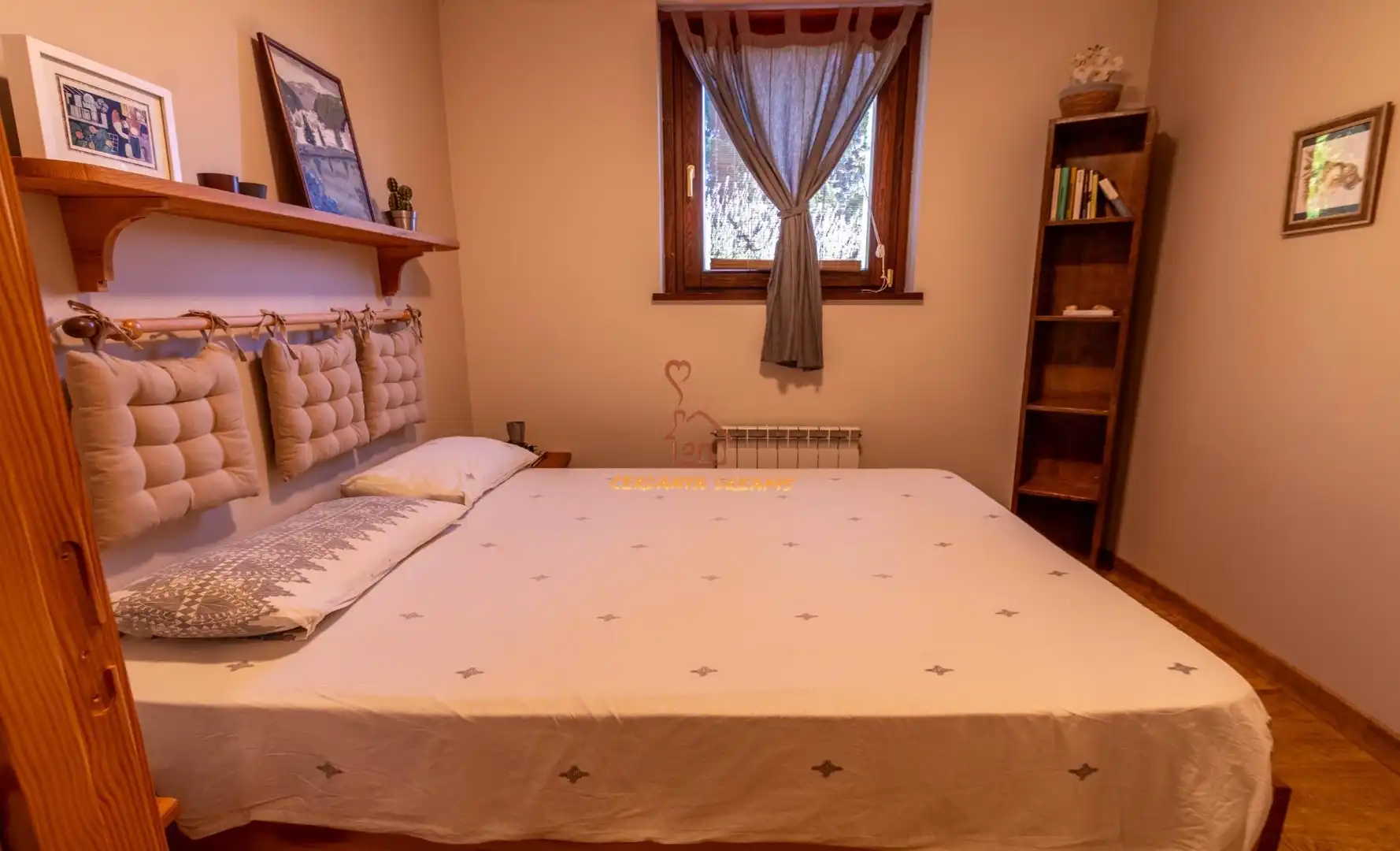 Habitación de Edificio en venta en Alp