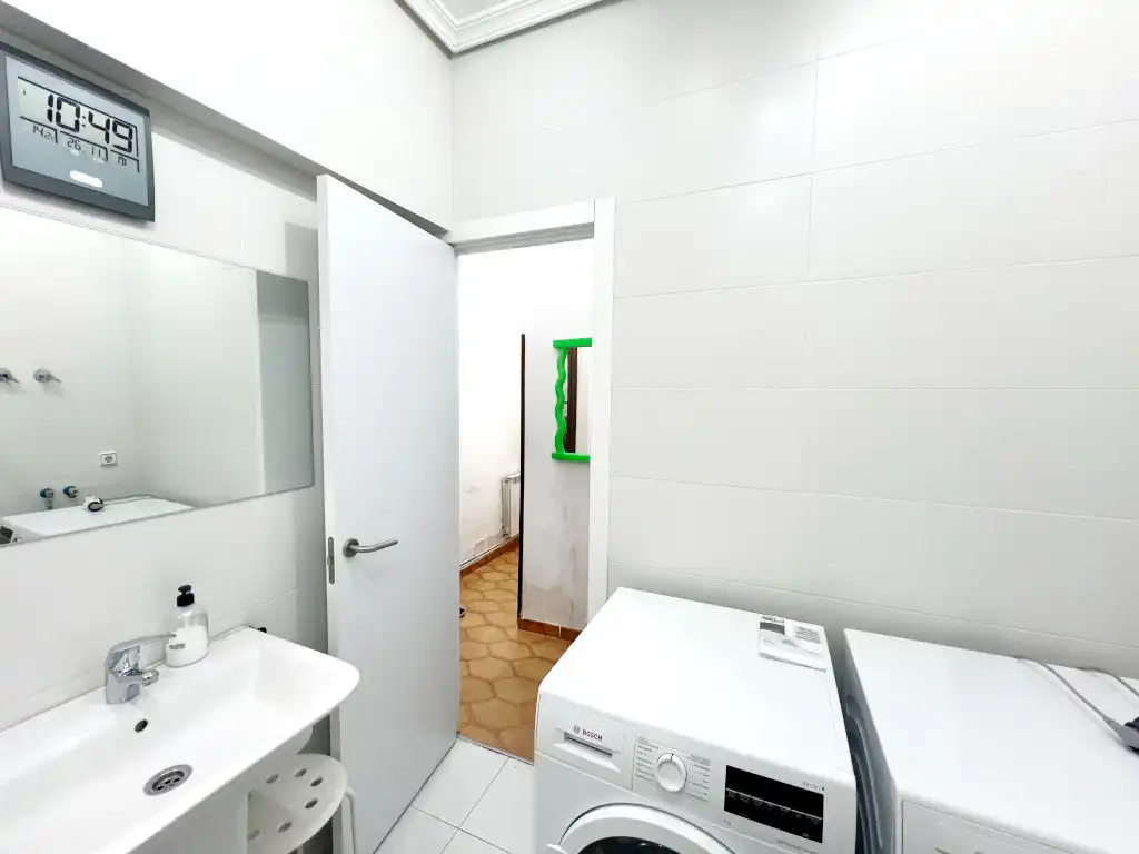 Badezimmer von Wohnung zum Verkauf in Madrid mit Klimaanlage, Heizung und Privatgarten