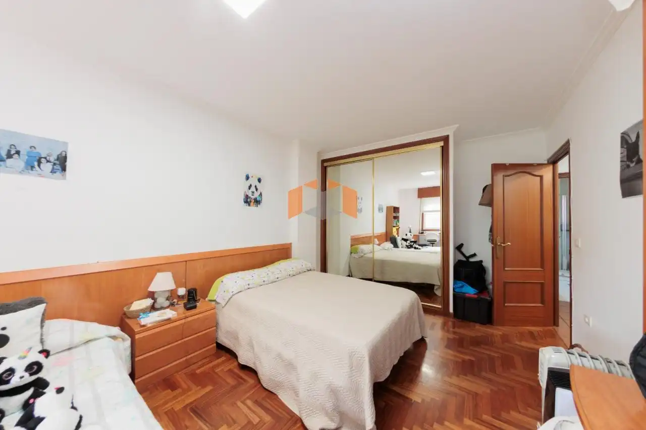 Bedroom of Houses for sale in Vigo   with Heating, Private garden and Parquet flooring