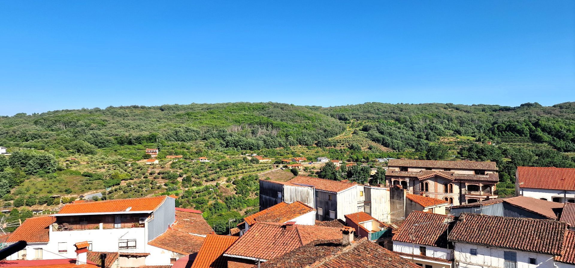 Vista exterior de Pis en venda en Aldeanueva de la Vera amb Aire condicionat, Calefacció i Terrassa