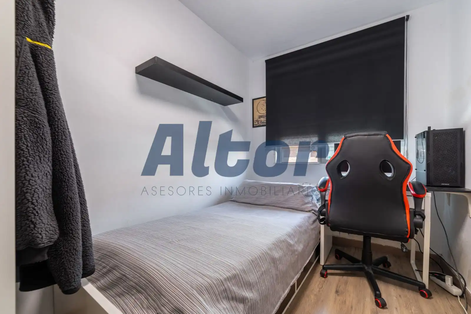 Schlafzimmer von Dachboden zum Verkauf in Madrid mit Klimaanlage, Heizung und Terrasse