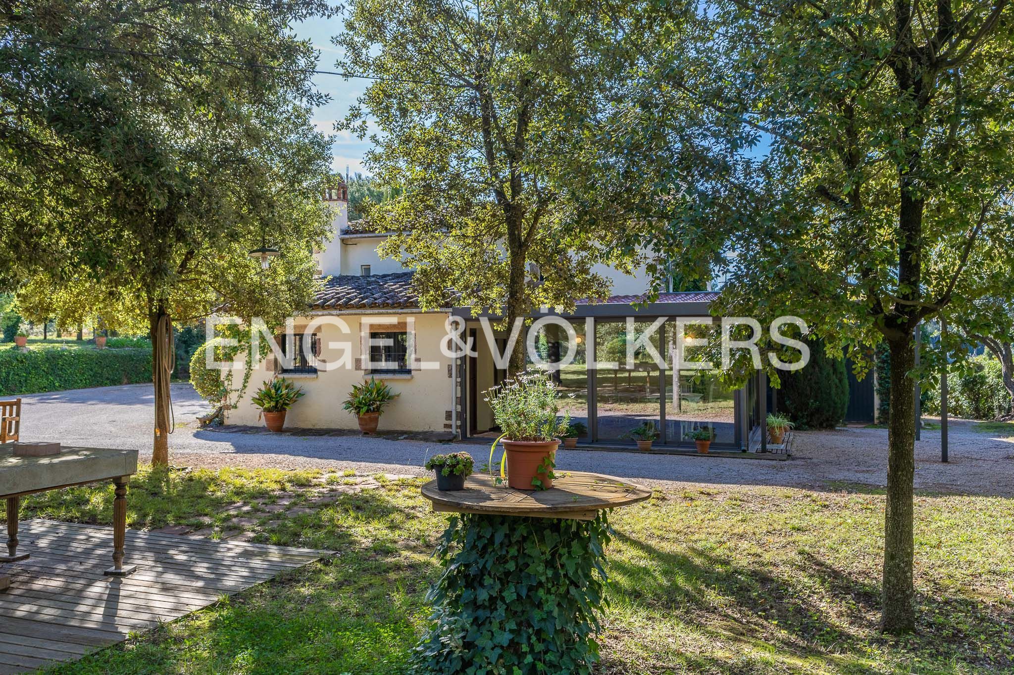 Vista exterior de Finca rústica en venda en Bigues i Riells del Fai amb Calefacció, Jardí privat i Terrassa
