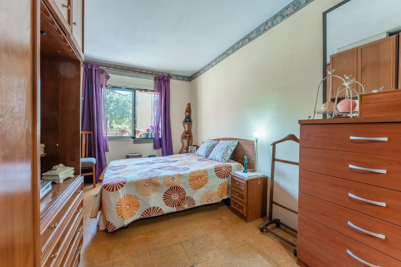 Habitación de Piso en venta en Badalona con Parquet y Balcón