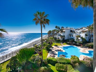 Erdgeschosswohnung mit Pool zum Verkauf in Nueva Andalucía