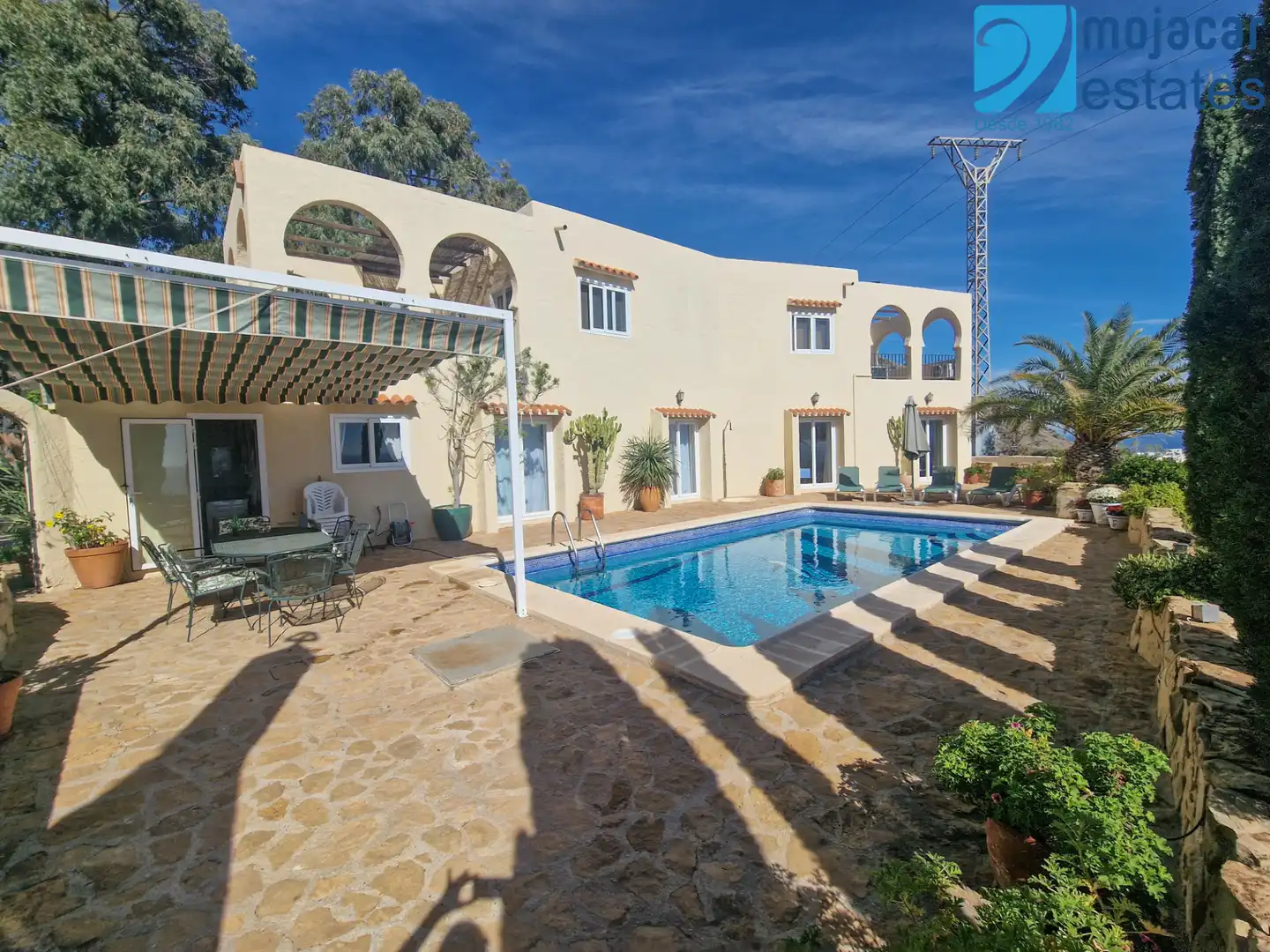 Detached house with pool for sale in Calle Irlanda 12, imagen 2
