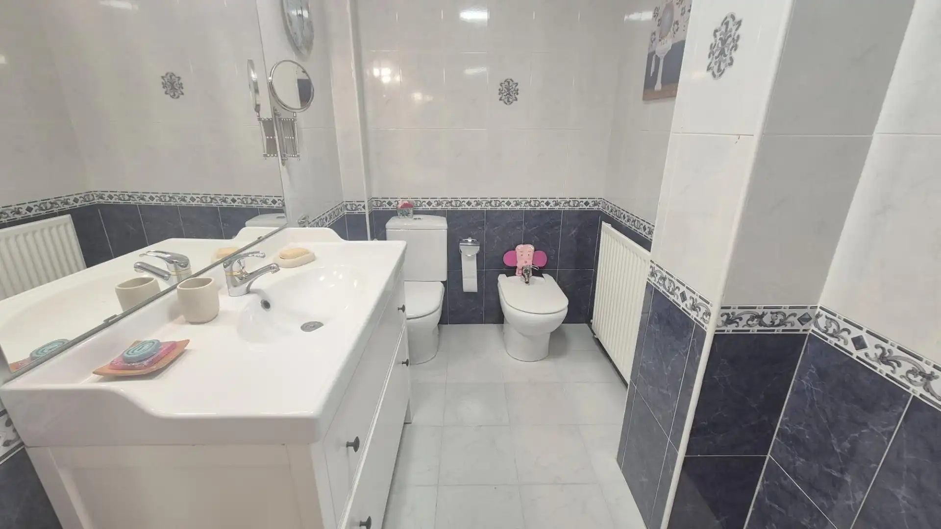 Baño de Piso de alquiler en Salamanca con Calefacción, Parquet y Amueblado