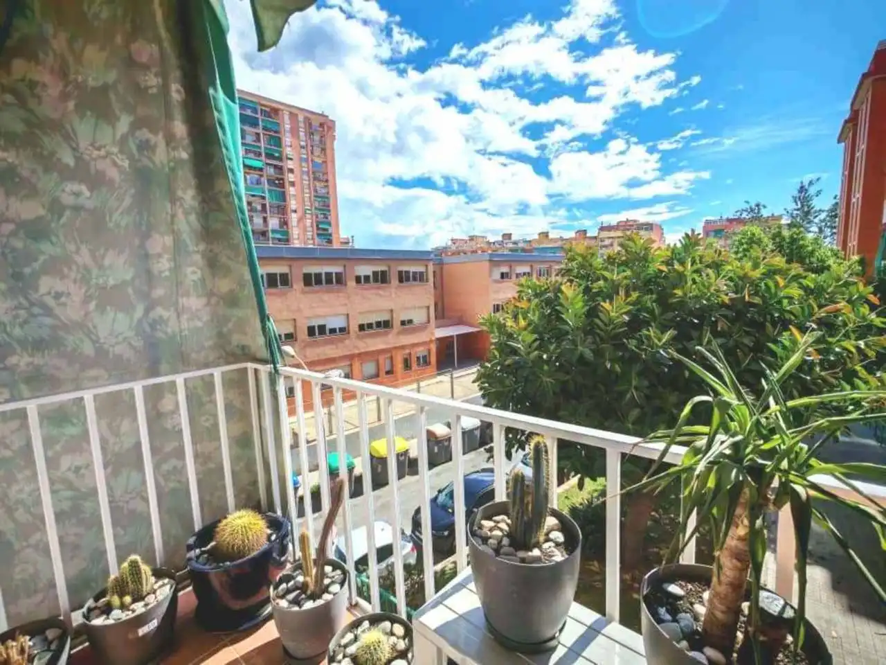 Außenansicht von Wohnung zum Verkauf in Badalona mit Klimaanlage, Heizung und Parkett