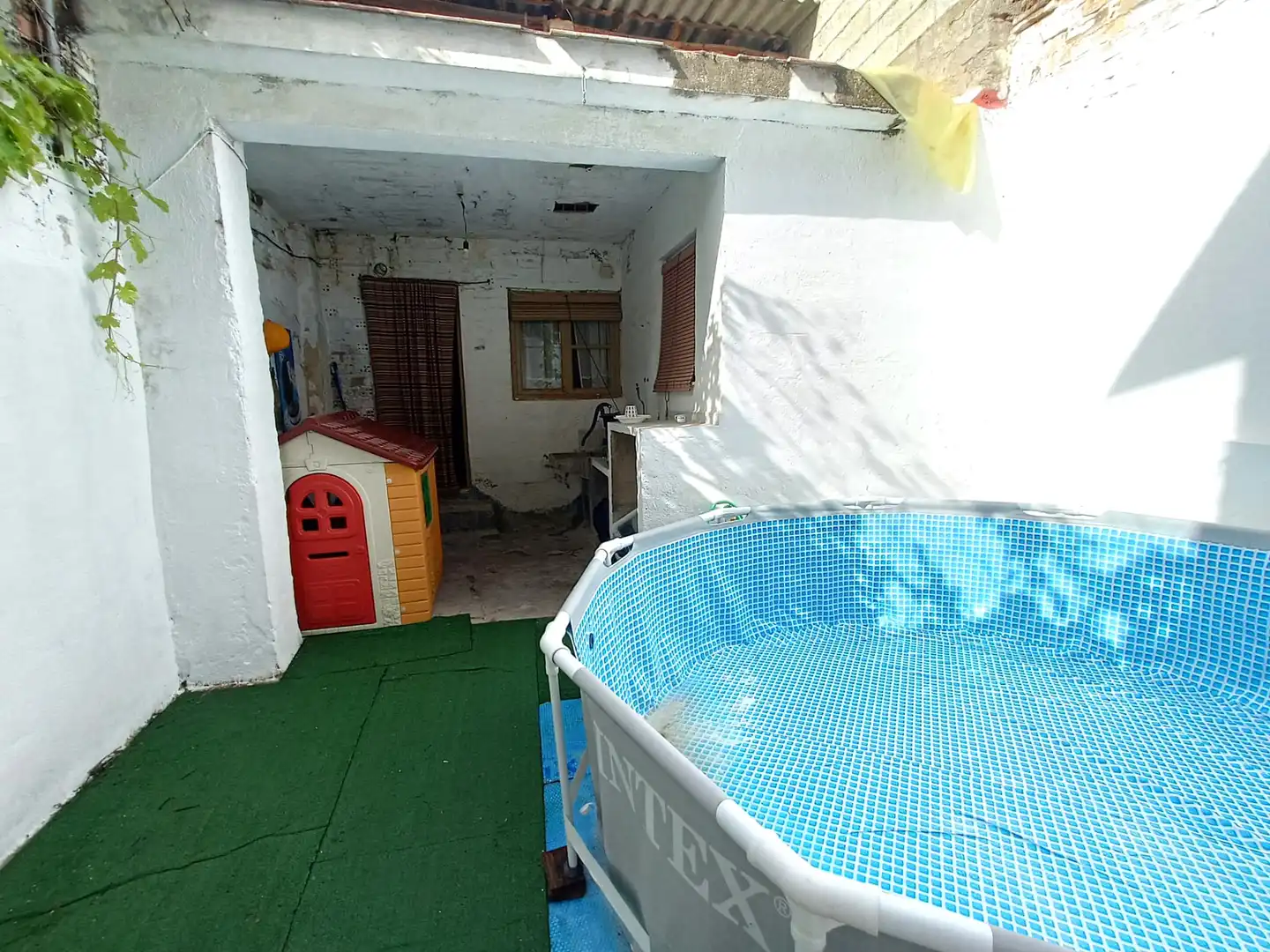 Casa amb terrassa en venda a Calle Parras