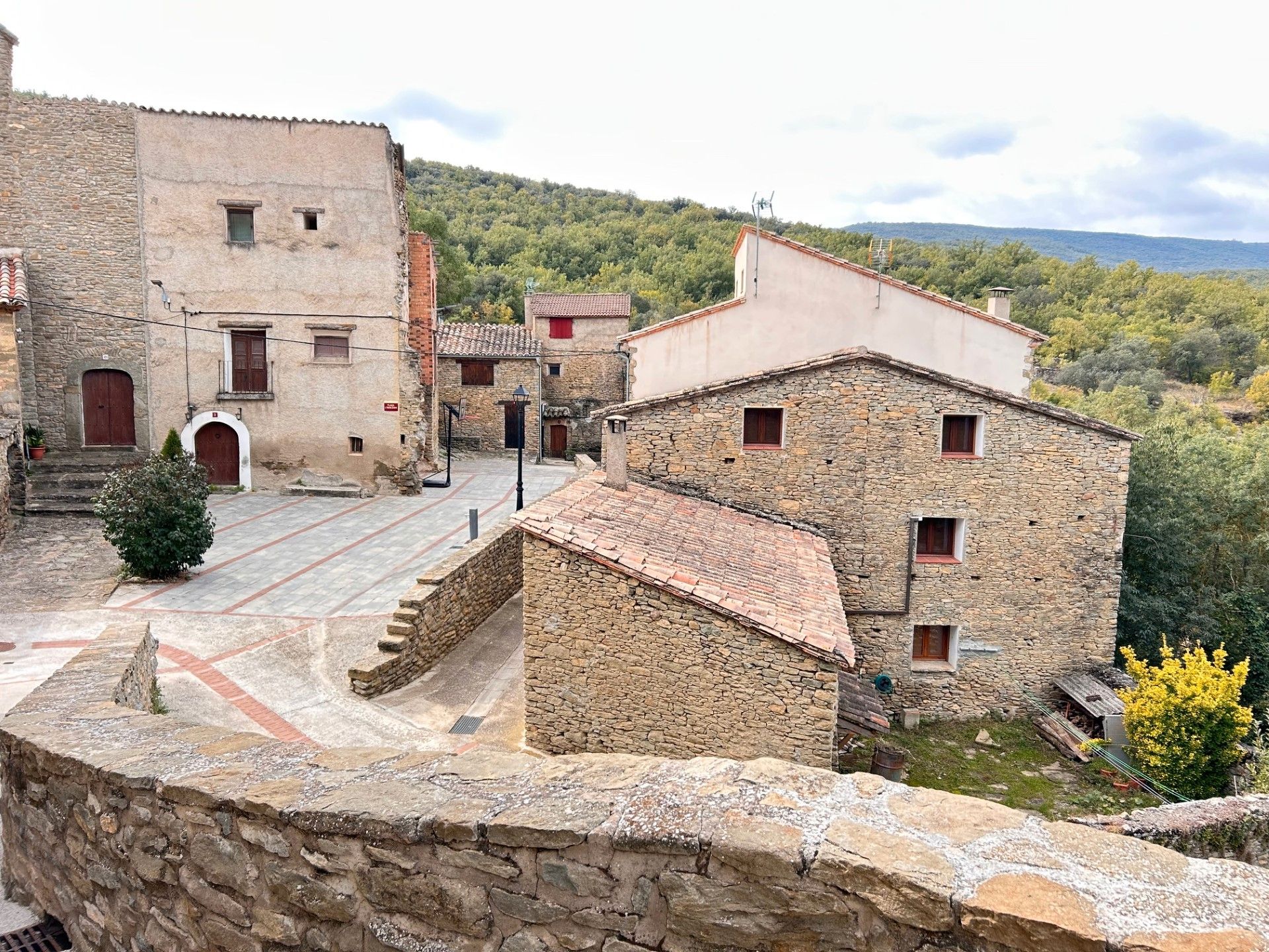 Vista exterior de Casa adosada en venda en Àger amb Traster, Moblat i Forn