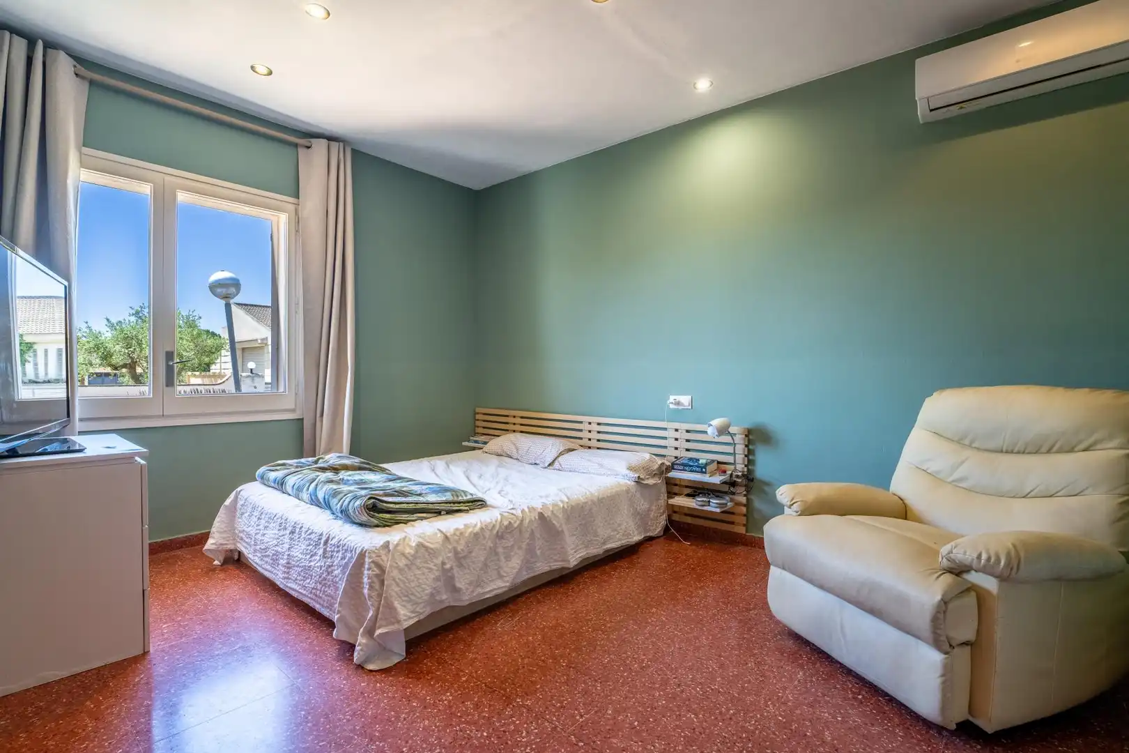 Dormitori de Casa o xalet en venda en Riudoms amb Calefacció, Terrassa i Piscina