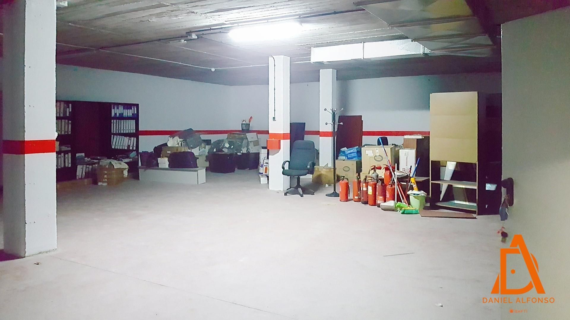 Garage to rent in Llanera