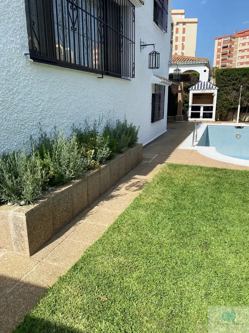 Chalet con piscina en venta en Castillo Sohail - Myramar, imagen 8