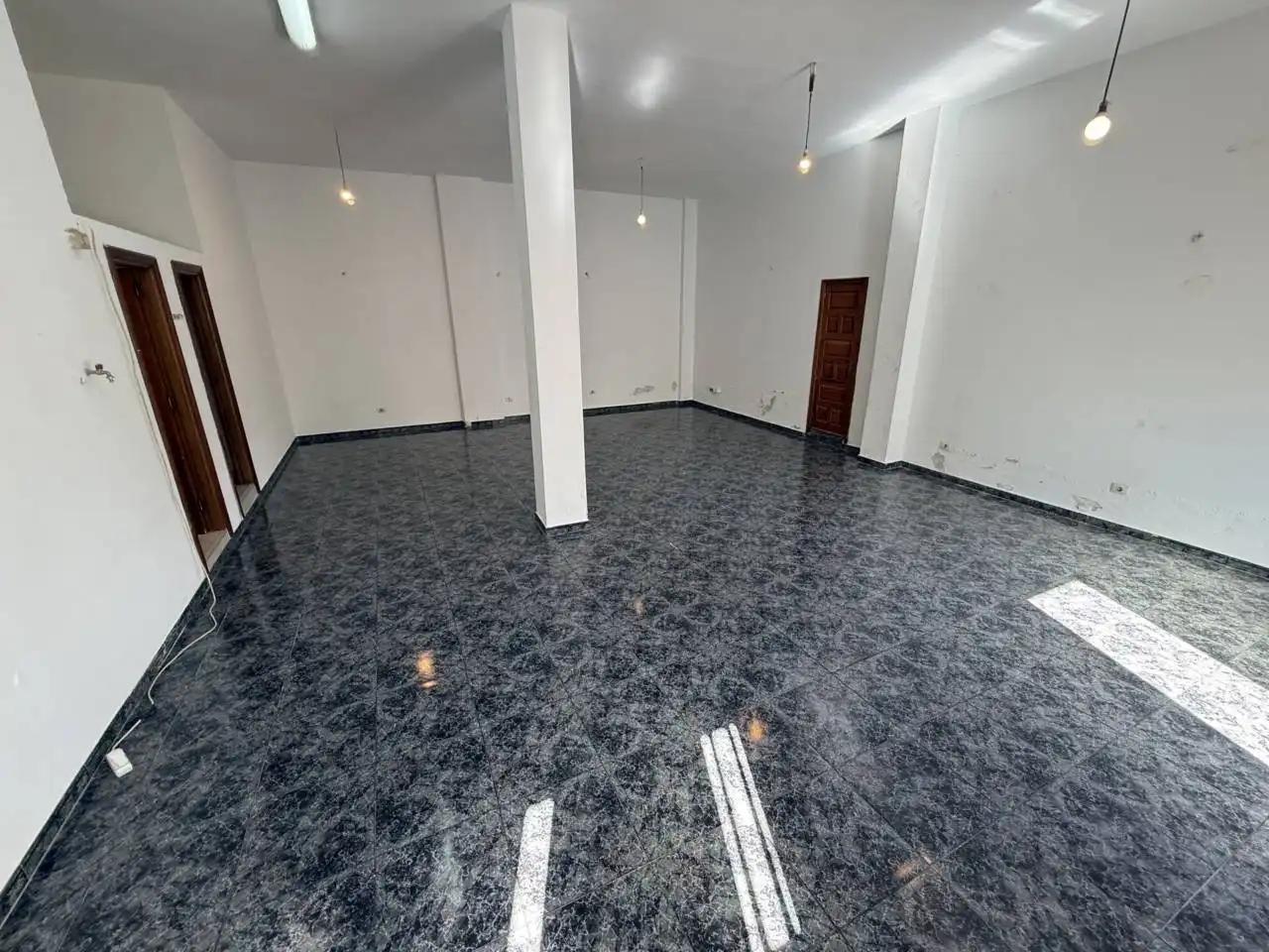 Local comercial de lloguer a Santa Ana, imagen 3