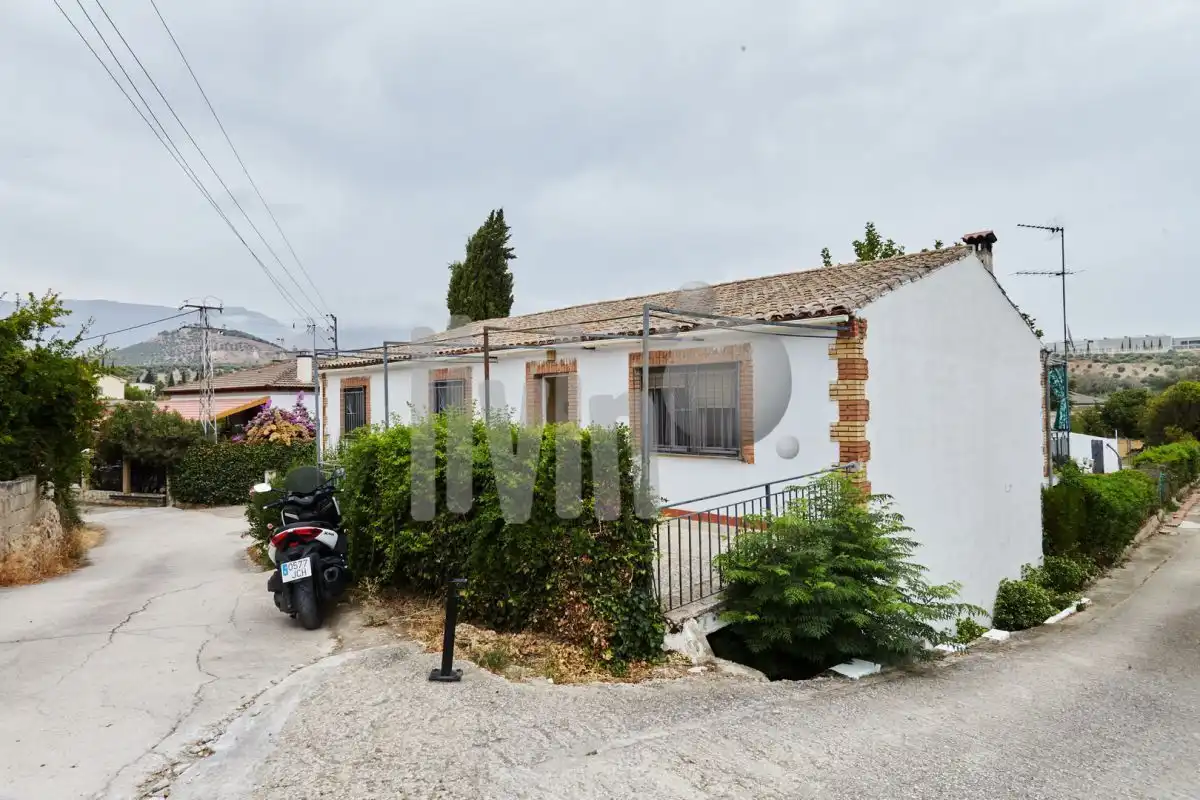 Vista exterior de Casa o xalet en venda en Jaén amb Traster