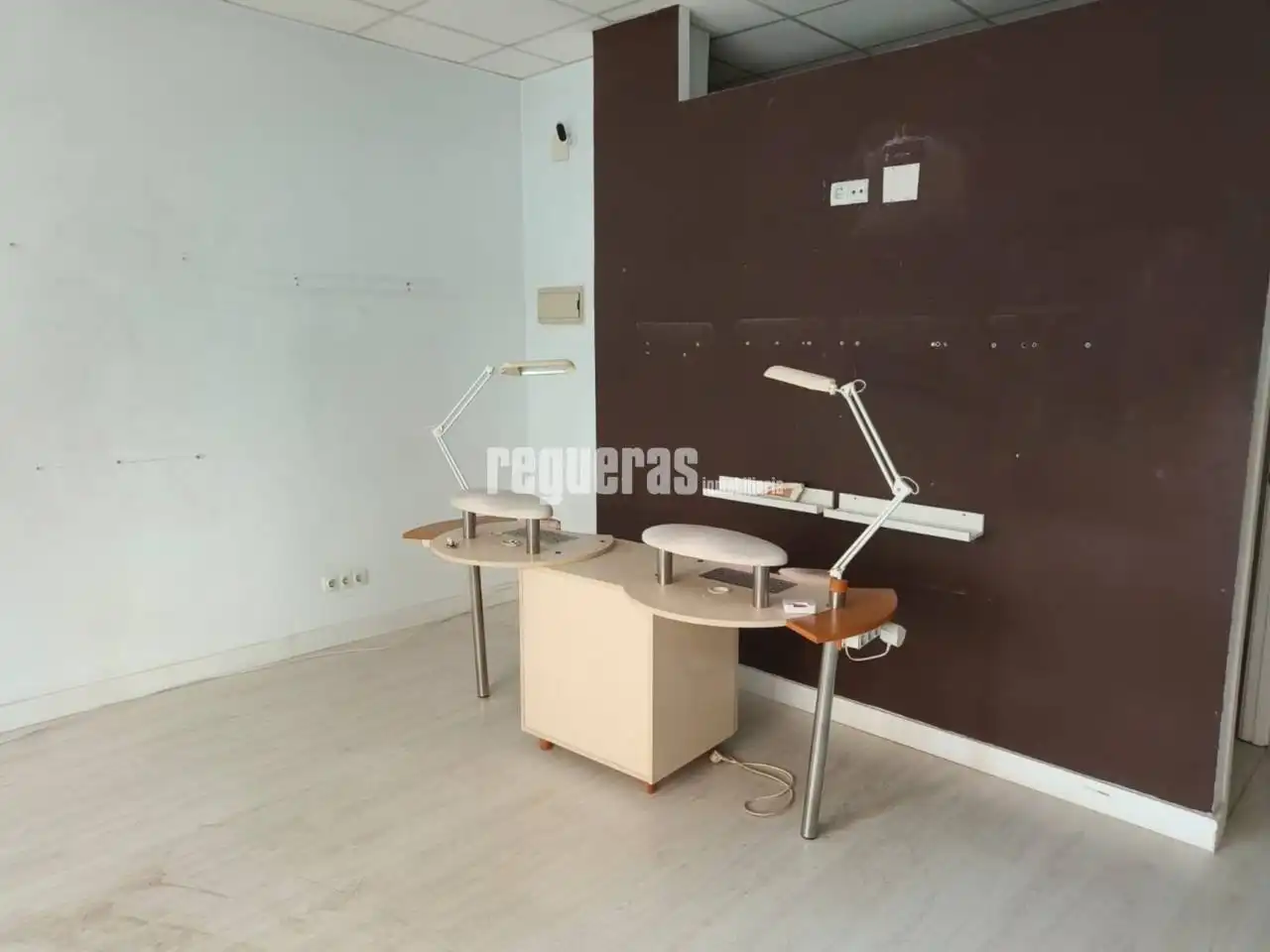 Business premises to rent in Calle castillo de Gauzon 12, imagen 8