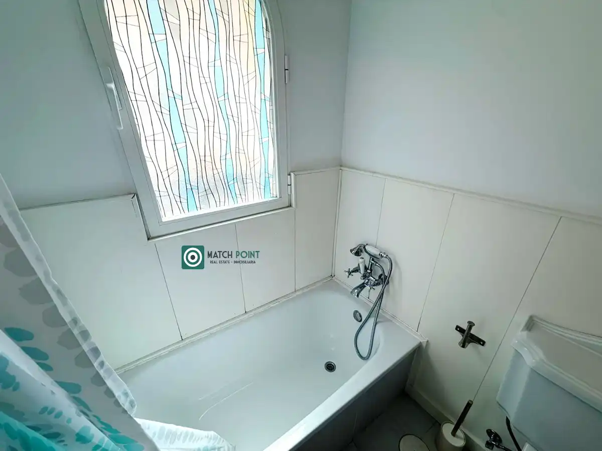 Badezimmer von Einfamilien-Reihenhaus zur Miete in Almuñécar mit Möbliert