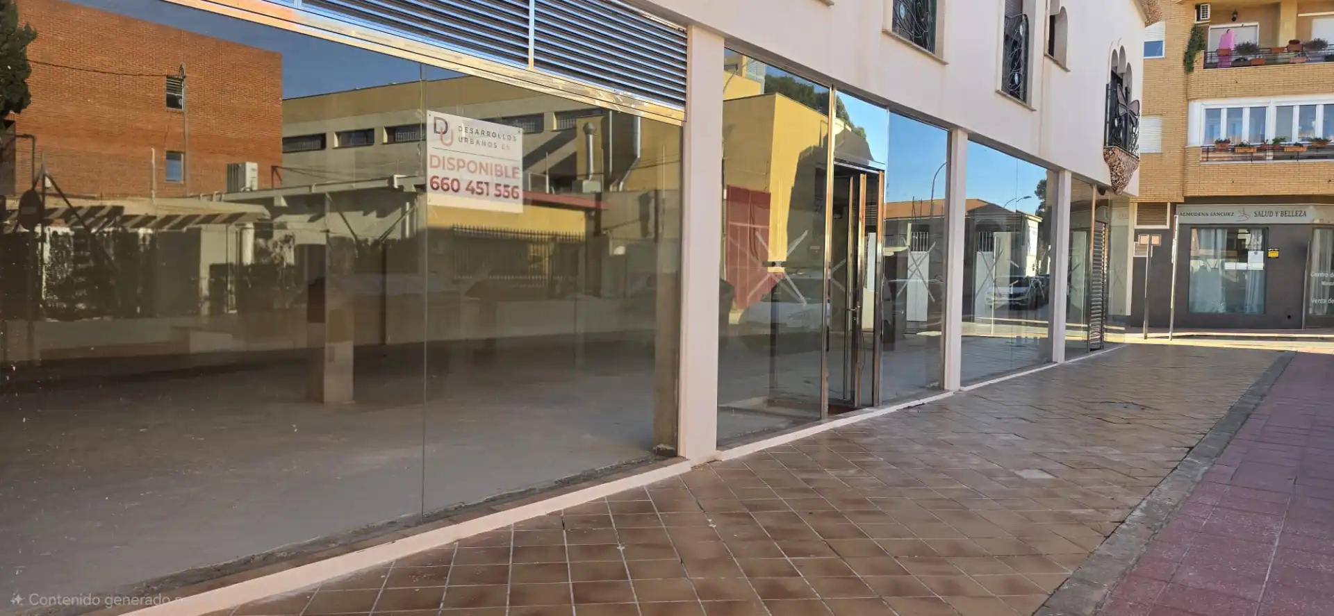Local comercial de lloguer a Calle Alcántara 3