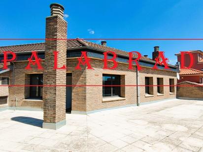 Exterior view of Attic for sale in  Pamplona / Iruña  with Terrace