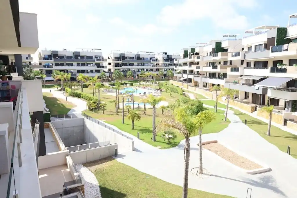 Vista exterior de Apartament en venda en Orihuela amb Aire condicionat, Traster i Piscina
