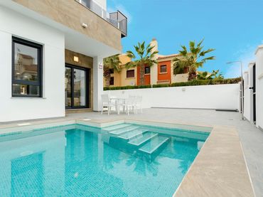 Villa con piscina in vendita a Avenida Avenida de las Urracas