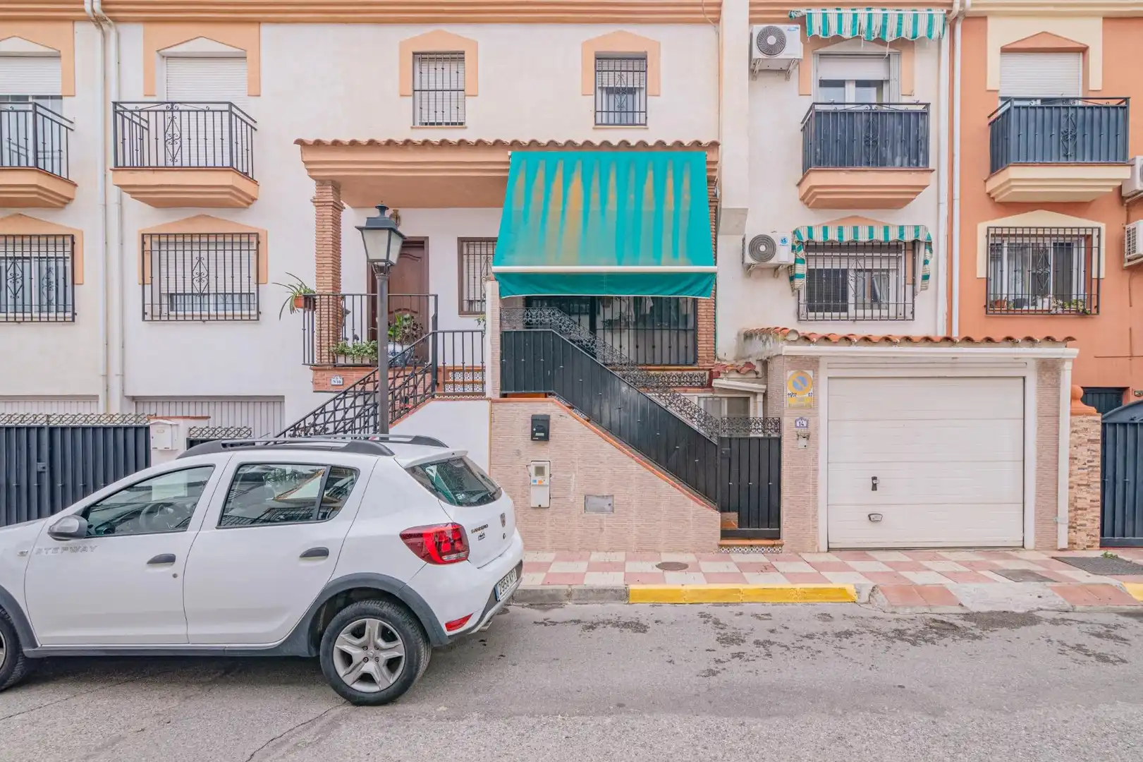 Casa a schiera con terrazza in vendita a Calle RIO GENIL, imagen 2