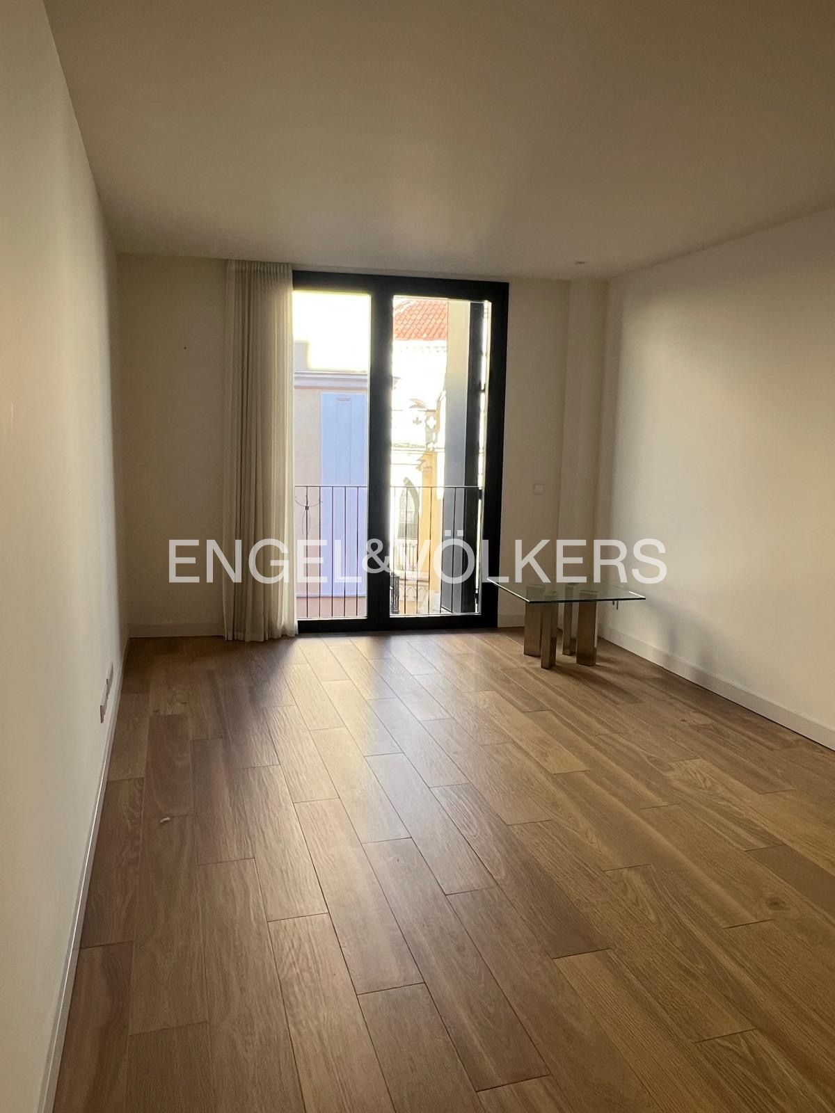 Sala d'estar de Apartament de lloguer en  Madrid Capital amb Aire condicionat, Calefacció i Jardí privat