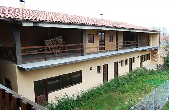 Vista exterior de Local en venda en Santa María de la Vega