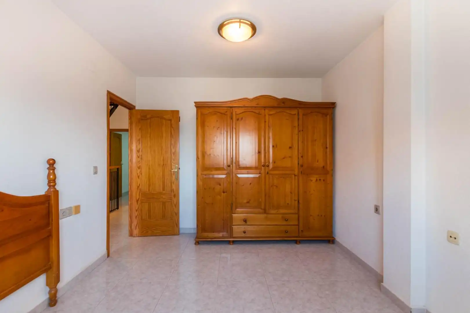 Schlafzimmer von Einfamilien-Reihenhaus zum Verkauf in Murcia mit Klimaanlage