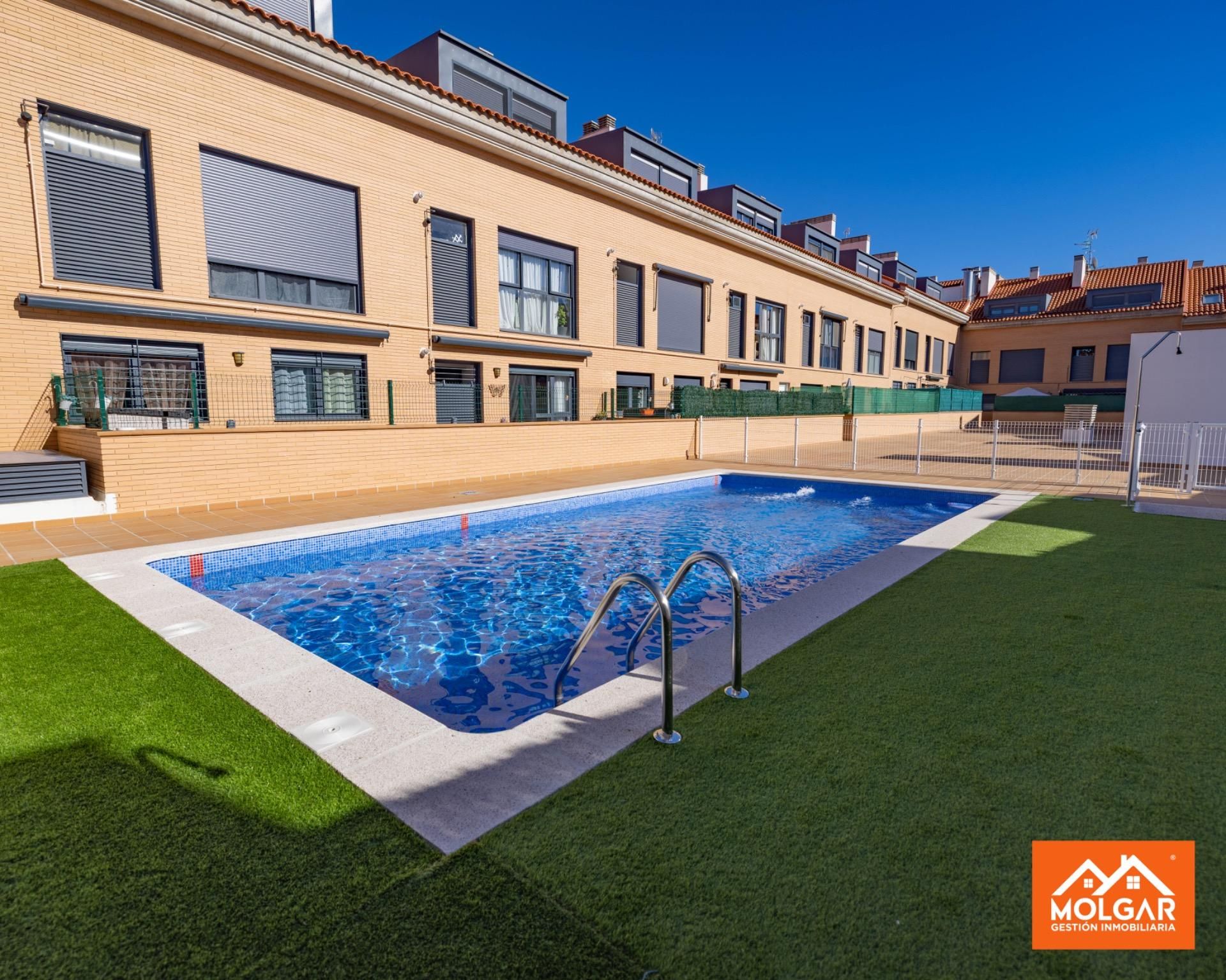 Piscina de Pis en venda en Torrejón del Rey amb Calefacció i Piscina comunitària
