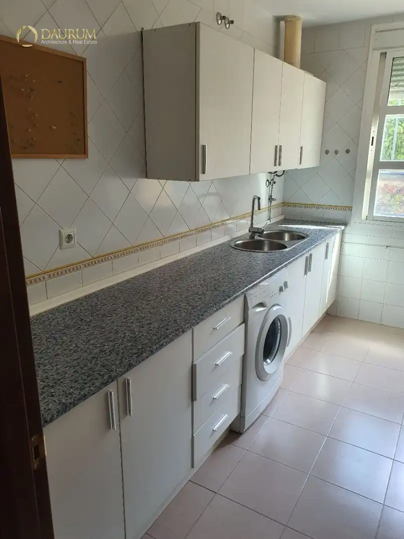 Küche von Wohnung zum Verkauf in Mairena del Aljarafe mit Klimaanlage, Heizung und Abstellraum