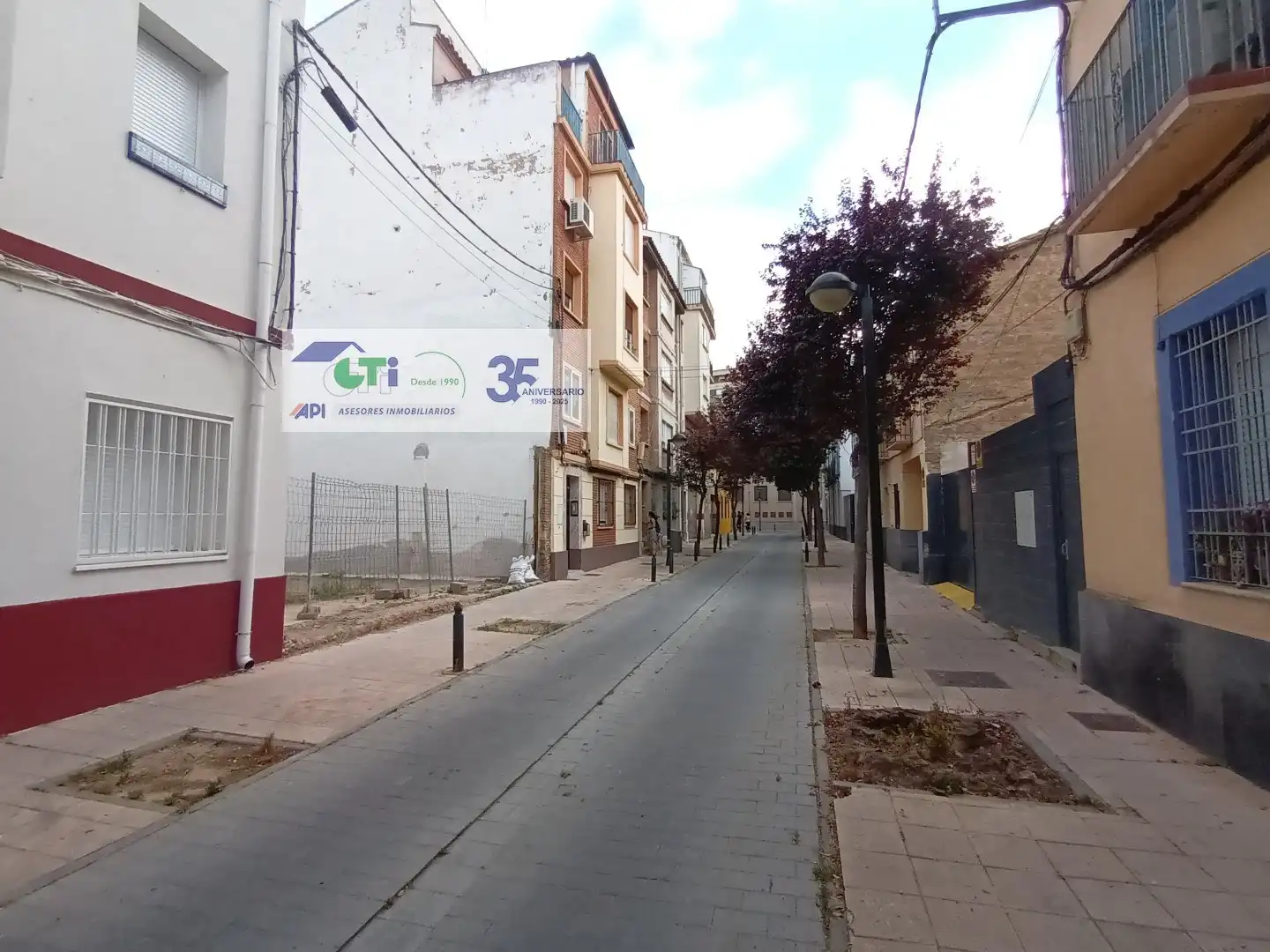 Außenansicht von Gebäude zum Verkauf in Zaragoza