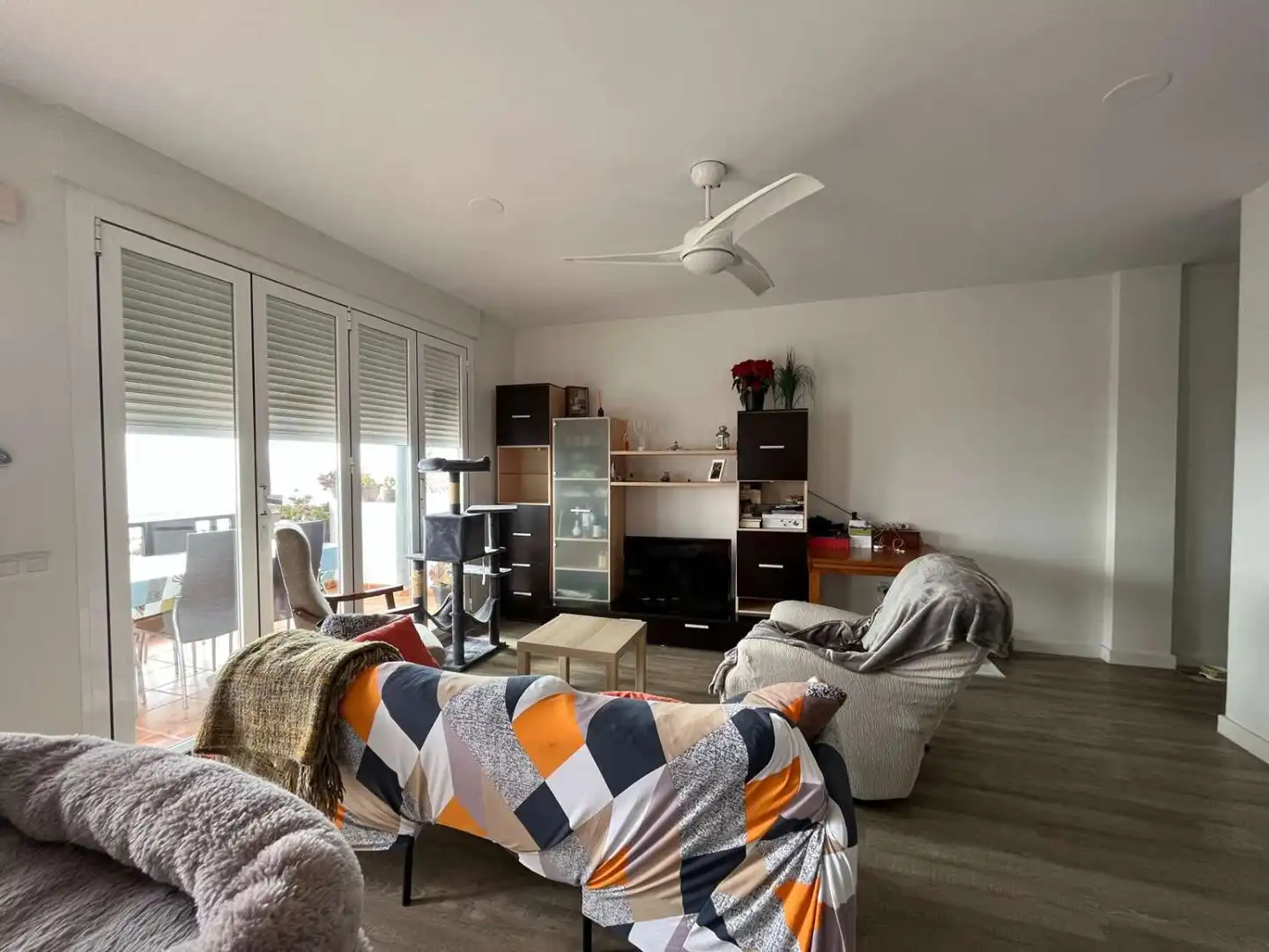 Sala d'estar de Apartament de lloguer en Cuevas del Almanzora amb Terrassa i Moblat