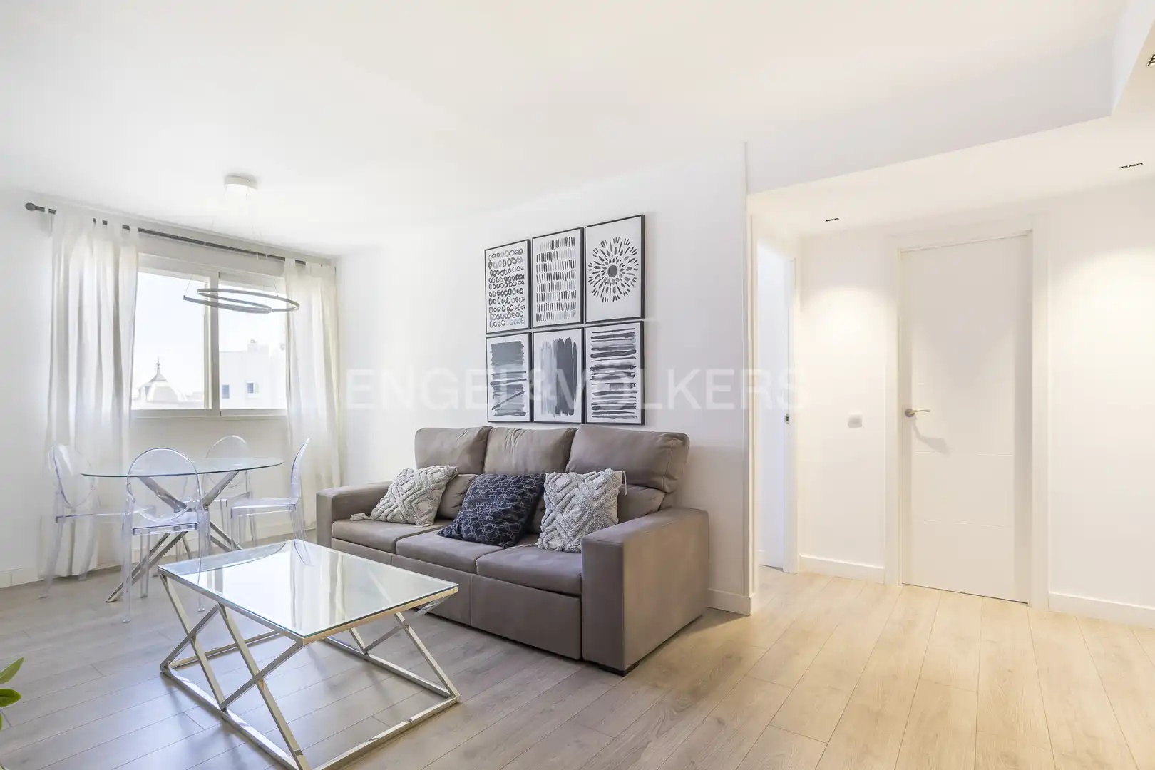 Living room of Flat for rent in Madrid  with Air Conditioner, Heating and Furnished