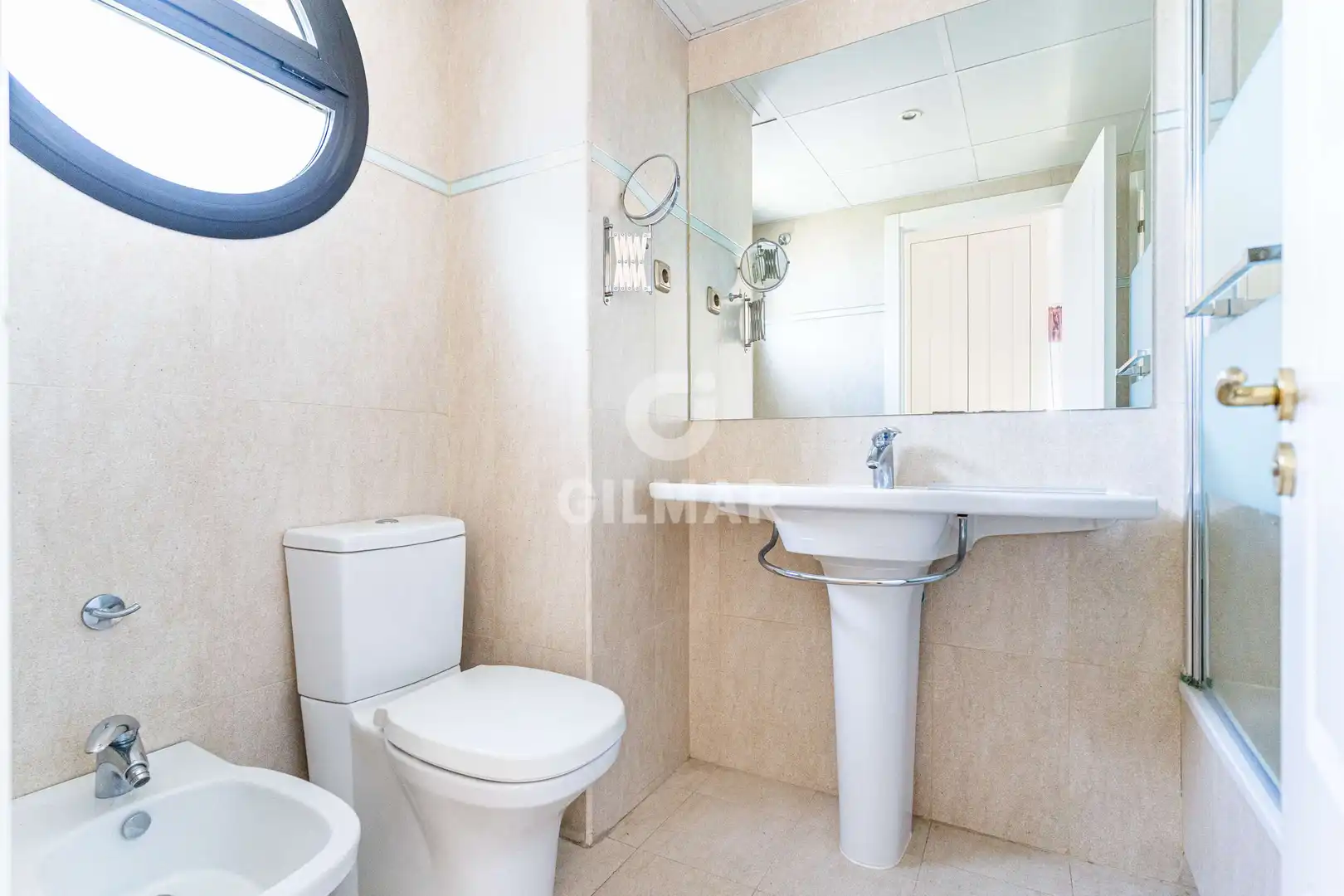 Baño de Piso en venta en Madrid con Calefacción, Jardín privado y Trastero