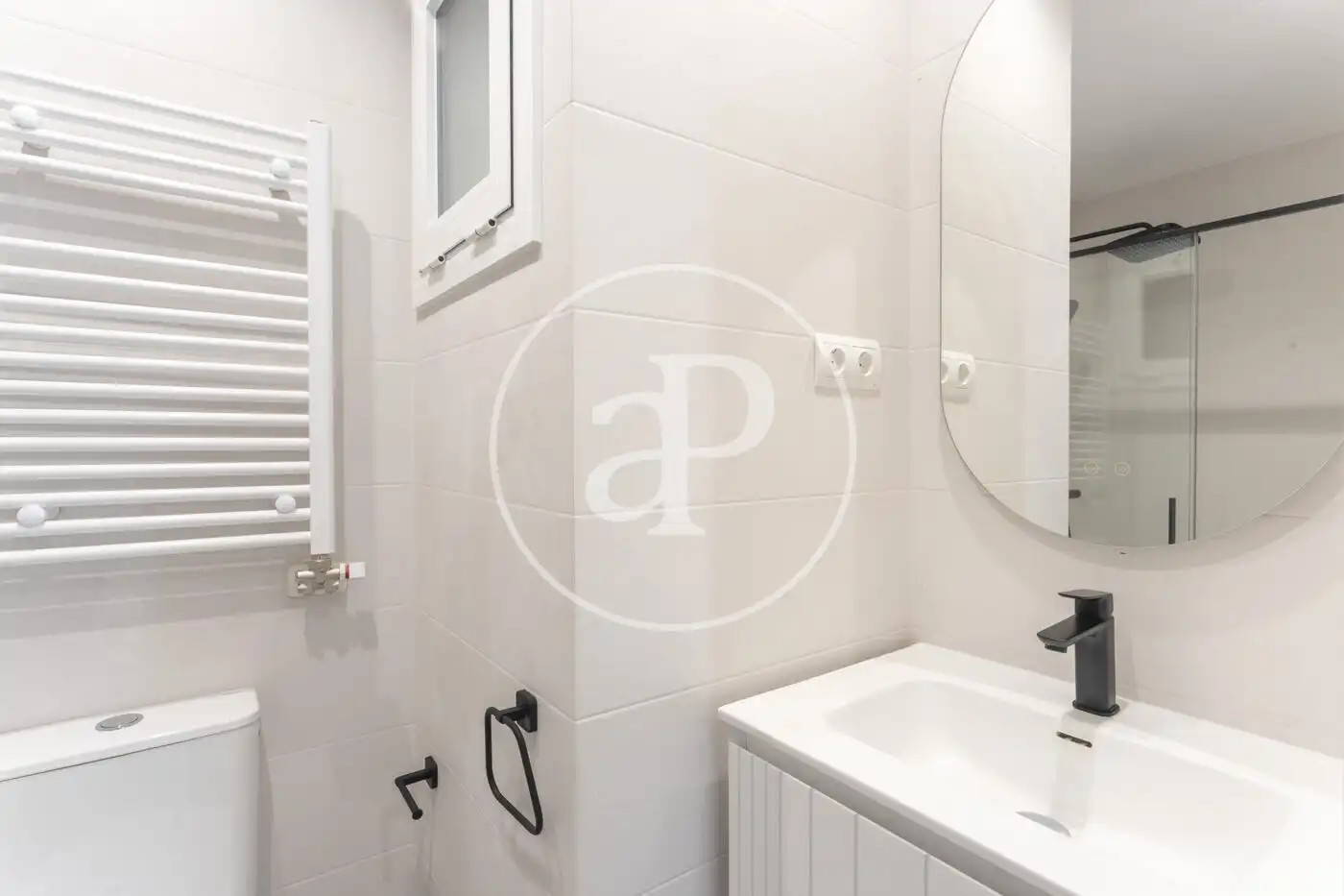 Baño de Piso de alquiler en Barcelona con Aire acondicionado, Calefacción y Terraza