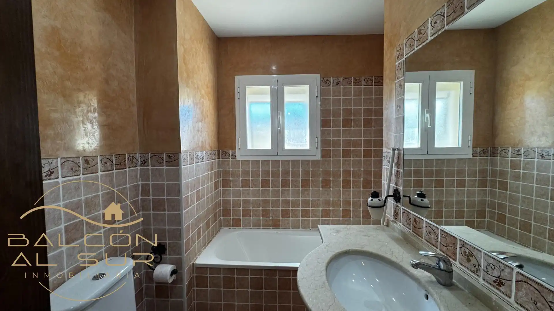 Bathroom of Houses for sale in Rota  with Air Conditioner and Terrace