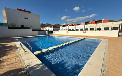 Piscina de Casa adosada en venda en Gilet amb Aire condicionat, Calefacció i Jardí privat