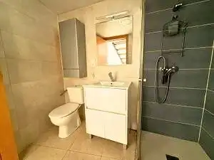 Bany de Finca rústica en venda en Munébrega amb Aire condicionat, Calefacció i Terrassa