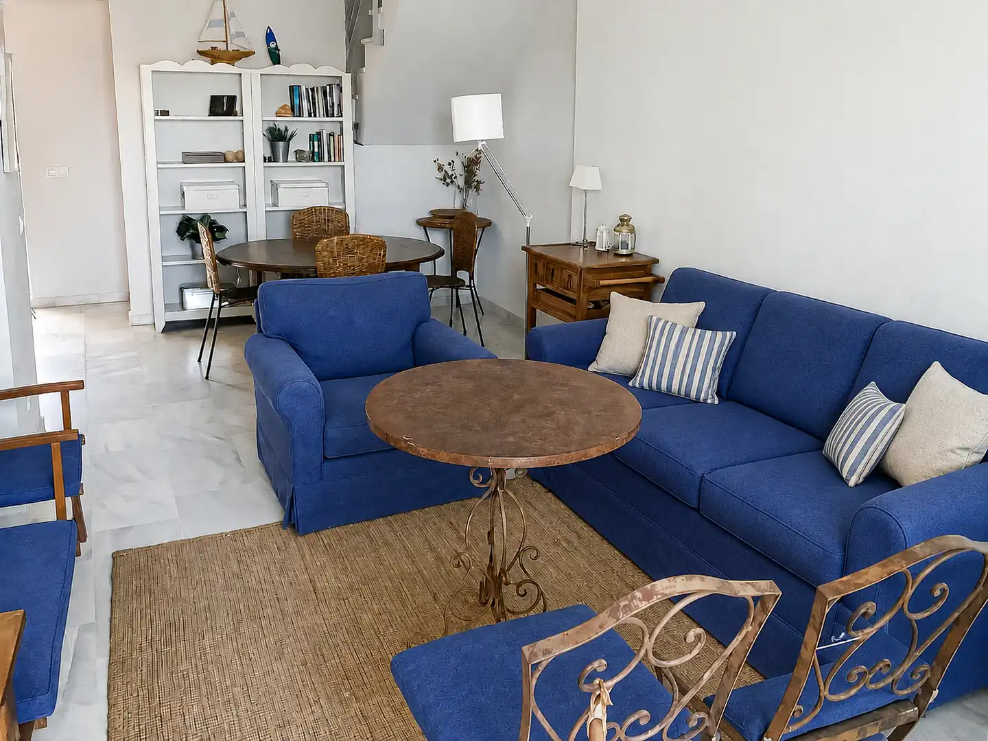 Sala de estar de Dúplex en venta en Islantilla con Terraza, Amueblado y Piscina comunitaria
