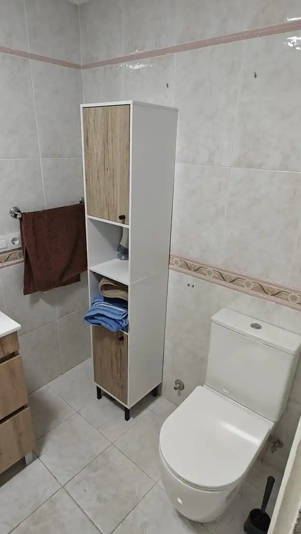 Bany de Pis en venda en Sevilla amb Aire condicionat