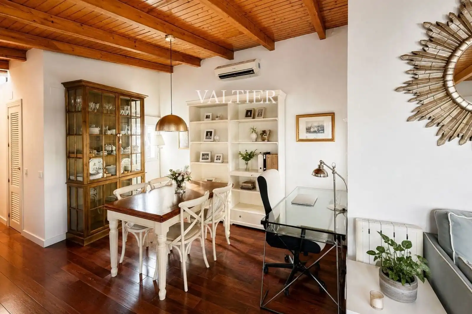 Comedor de Ático de alquiler en Madrid con Aire acondicionado, Terraza y Amueblado